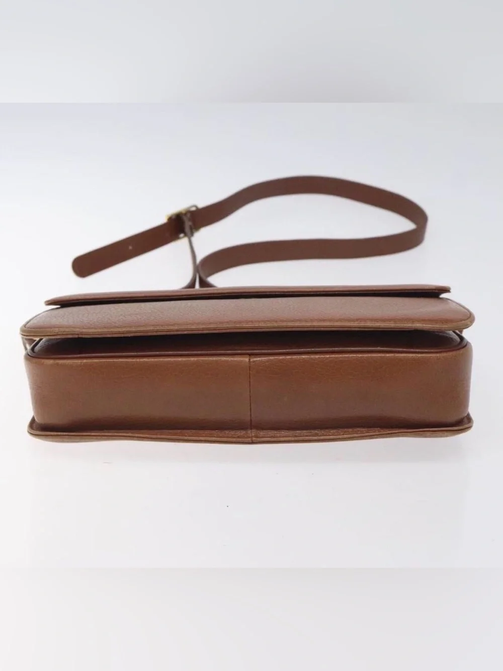 Burberrys Vintage Tan pebbled  Leather Messenger Bag with Embossed Logo